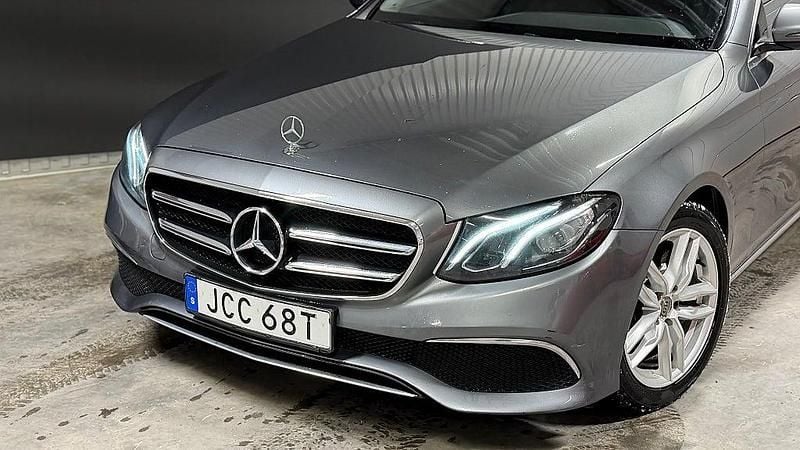 Begagnad Mercedes E220 Avantgarde 163 HK (119 kW) 2019 Grå Kombi