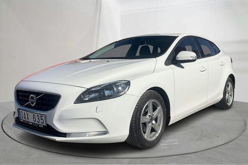 Vit Begagnad 2014 Volvo V40 Kinetic Kombi | 119 000 kr (Marknadspris) - Bild 1/4