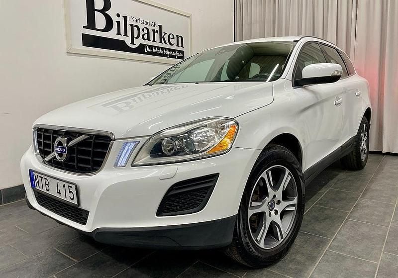 Begagnad Volvo XC60 Summum 163 HK (119 kW) 2010 Vit SUV
