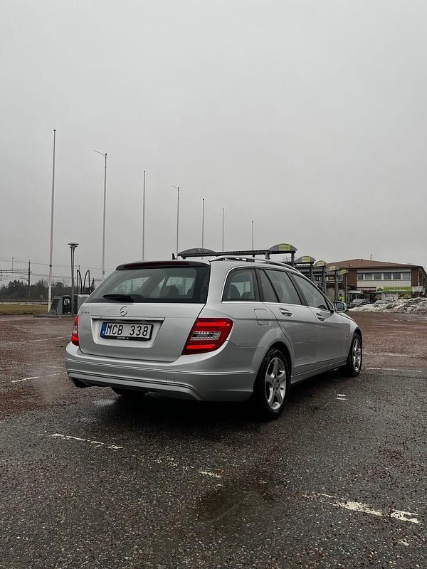 Begagnad Mercedes C180 156 HK (114 kW) 2012