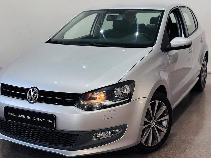 Begagnad VW Polo 90 HK (66 kW) 2012 Silver Halvkombi