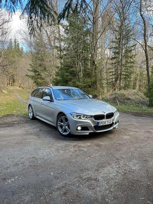 Begagnad 2017 BMW 318 Kombi | 148 000 kr (Lite dyr) - Bild 1/4