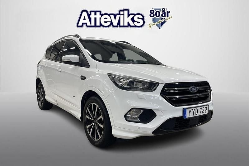 Vit Begagnad 2017 Ford Kuga ST-Line SUV | 159 500 kr (Marknadspris) - Bild 1/4