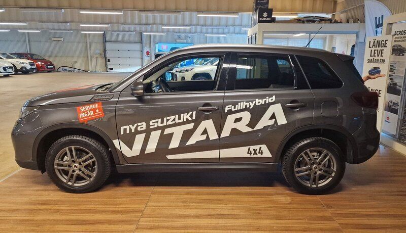 Begagnad Suzuki Vitara 116 HK (85 kW) 2024 Grå SUV