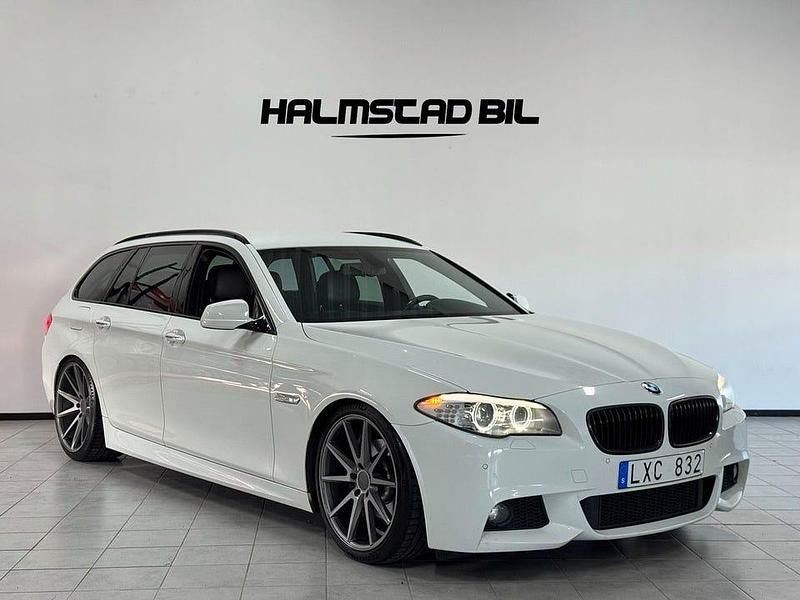 Vit Begagnad 2011 BMW 520 M Sport Kombi | 149 500 kr (Dyr) - Bild 1/4