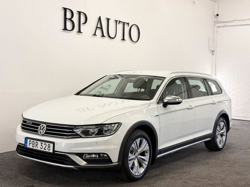Vit Begagnad 2016 VW Passat Alltrack Kombi | 159 900 kr (Marknadspris) - Bild 1/4