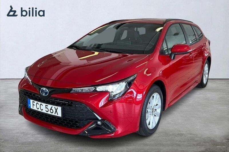 Röd Ny 2024 Toyota Corolla Active Kombi | 329 900 kr (Marknadspris) - Bild 1/4