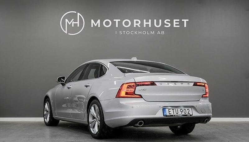 Begagnad Volvo S90 Momentum 190 HK (139 kW) 2018 Silver Sedan