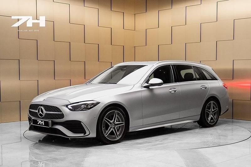 Silver Begagnad 2024 Mercedes C200 AMG line Kombi | 429 900 kr (Marknadspris) - Bild 1/4