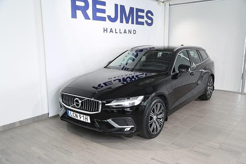 Svart Begagnad 2021 Volvo V60 Inscription Kombi | 319 500 kr (Marknadspris) - Bild 1/4