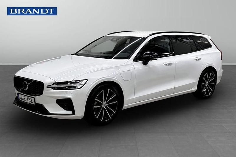 Begagnad Volvo V60 Plus 355 HK (261 kW) 2025 Vit Kombi