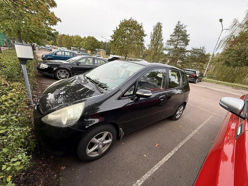 Svart Begagnad 2008 Honda Jazz Halvkombi | 10 000 kr (Bra pris) - Bild 1/4