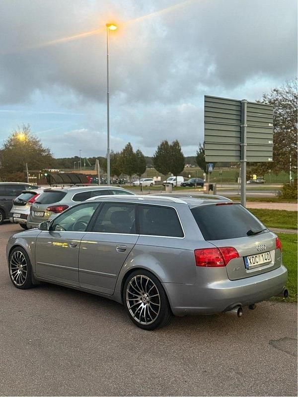 Silver Begagnad 2006 Audi A4 Comfort Kombi | 42 000 kr (Marknadspris) - Bild 1/4
