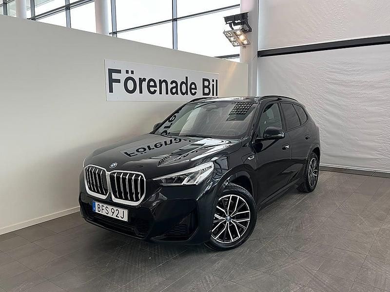 Svart Begagnad 2023 BMW X1 M Sport SUV | 459 000 kr (Marknadspris) - Bild 1/4