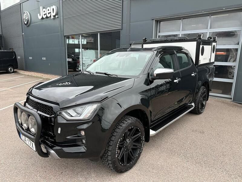 Svart Begagnad 2023 Isuzu D-Max Pickup | 419 900 kr - Bild 1/4