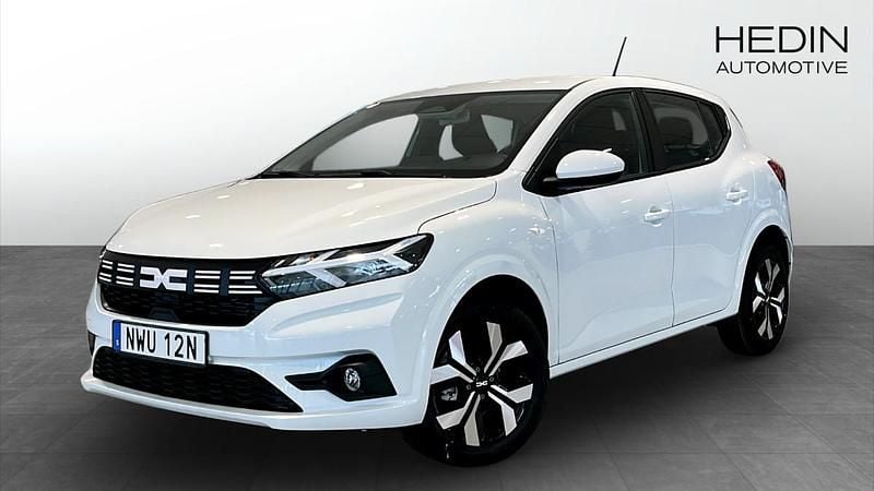 Vit (white) Ny 2025 Dacia Sandero Expression Halvkombi | 219 900 kr (Bra pris) - Bild 1/4