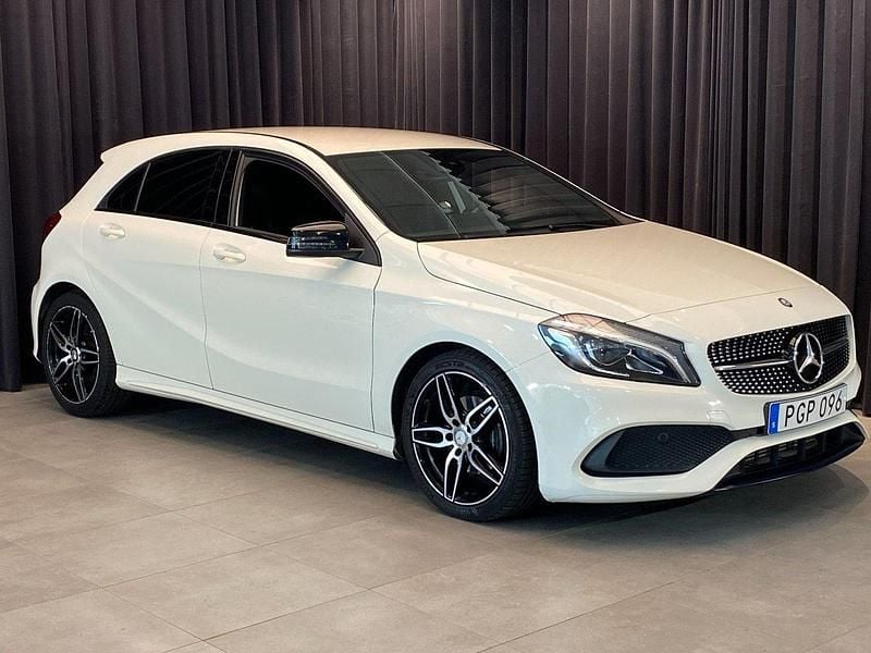 Vit Begagnad 2017 Mercedes A200 AMG Halvkombi | 229 500 kr (Dyr) - Bild 1/4