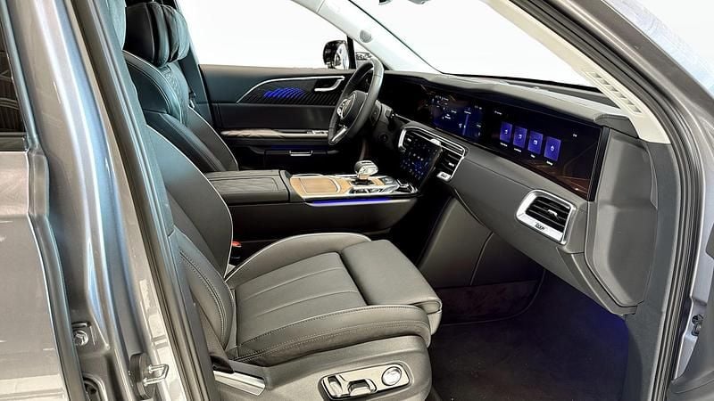 Begagnad Hongqi E-HS9 405 kW (551 HK) 2022 Grå (grey) SUV