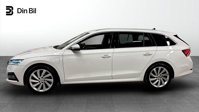 Begagnad Skoda Octavia 2021 Vit Kombi