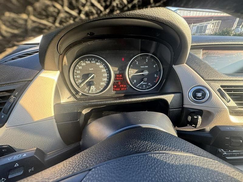 Blå Begagnad 2010 BMW X1 SUV | 88 000 kr (Lite dyr) - Bild 1/4