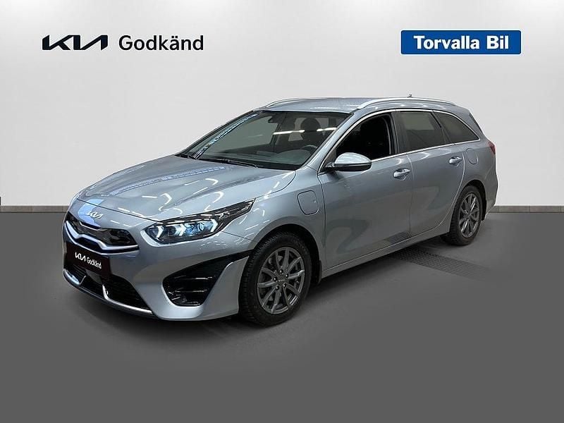Grå Begagnad 2022 Kia Ceed Sportswagon Advance Kombi | 279 900 kr (Lite dyr) - Bild 1/4