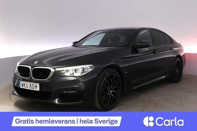Grå Begagnad 2019 BMW 530e M Sport Sedan | 283 900 kr (Superpris) - Bild 1/4