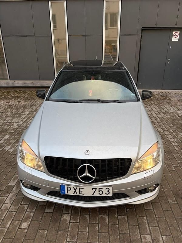 Begagnad 2011 Mercedes C180 Sedan | 96 900 kr (Marknadspris) - Bild 1/4