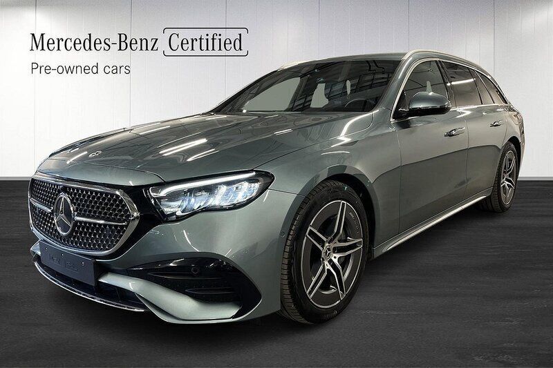 Grön Begagnad 2023 Mercedes E300 AMG line Kombi | 659 900 kr (Marknadspris) - Bild 1/4