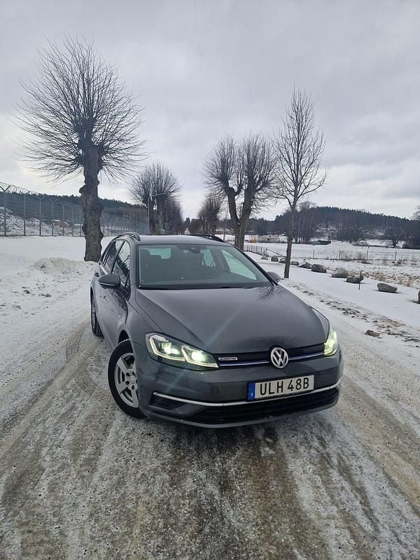 Begagnad VW Golf VIII 130 HK (95 kW) 2020