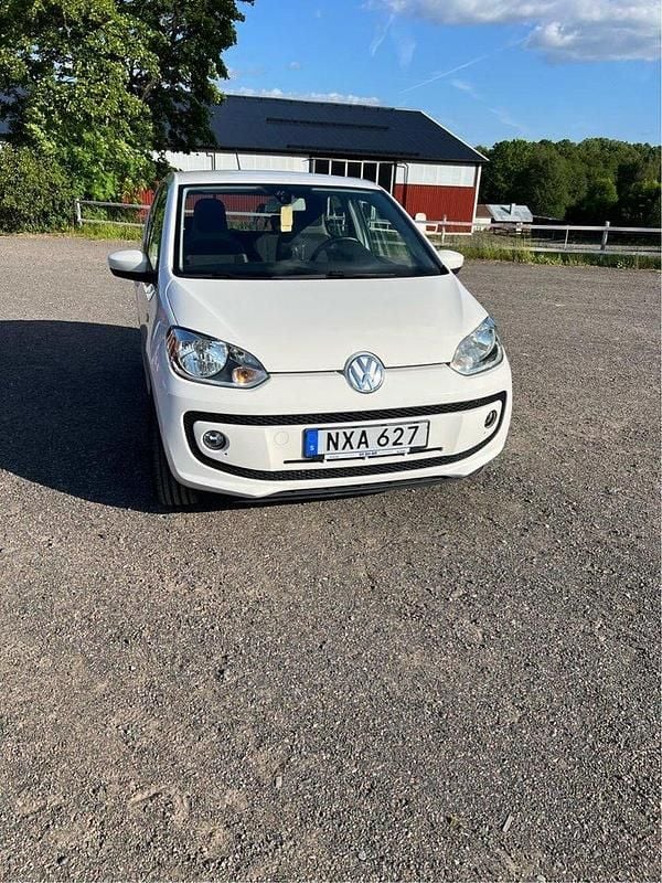 Vit Begagnad 2016 VW up! Halvkombi | 63 000 kr (Marknadspris) - Bild 1/3