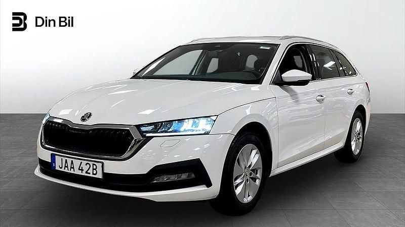 Candy white Begagnad 2022 Skoda Octavia Ambition Kombi | 249 900 kr (Marknadspris) - Bild 1/4