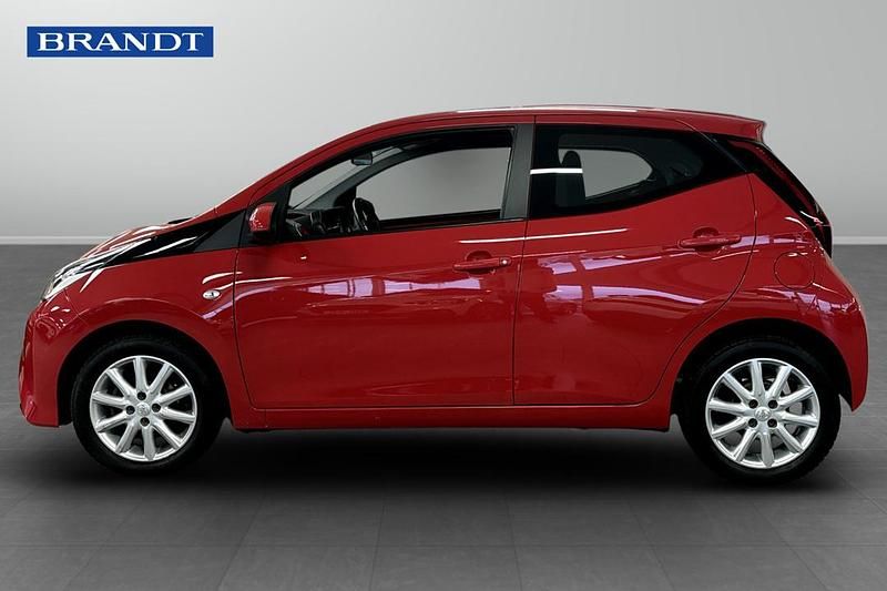 Begagnad Toyota Aygo 73 HK (53 kW) 2019 Röd Halvkombi