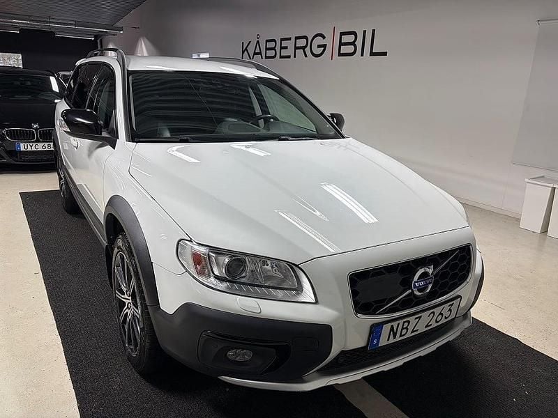 Vit Begagnad 2016 Volvo XC70 Standard Kombi | 239 900 kr (Lite dyr) - Bild 1/4