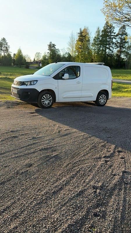 Begagnad 2019 Peugeot Partner Minibuss | 100 000 kr (Bra pris) - Bild 1/3