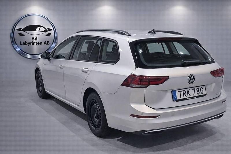 Begagnad VW Golf VIII 131 HK (96 kW) 2023 Silver Kombi