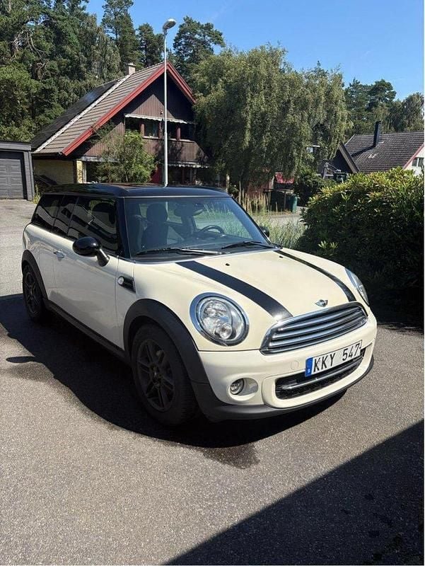 Vit Begagnad 2011 Mini Cooper D Clubman Kombi | 59 000 kr (Bra pris) - Bild 1/4
