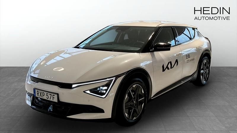 Vit (white) Ny 2025 Kia EV6 Plus SUV | 580 500 kr (Bra pris) - Bild 1/4