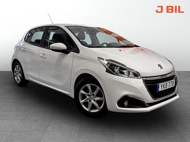 Vit Begagnad 2017 Peugeot 208 Active Halvkombi | 94 900 kr (Marknadspris) - Bild 1/3
