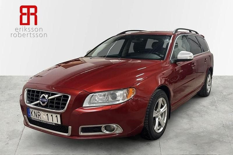 Röd Begagnad 2011 Volvo V70 Momentum Kombi | 99 900 kr (Marknadspris) - Bild 1/4