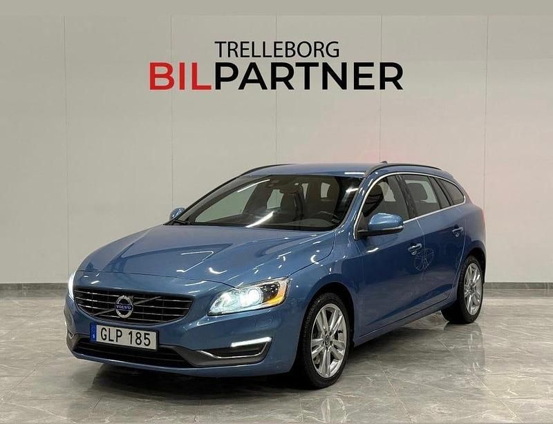 Begagnad Volvo V60 Momentum 181 HK (133 kW) 2014 Blå Kombi