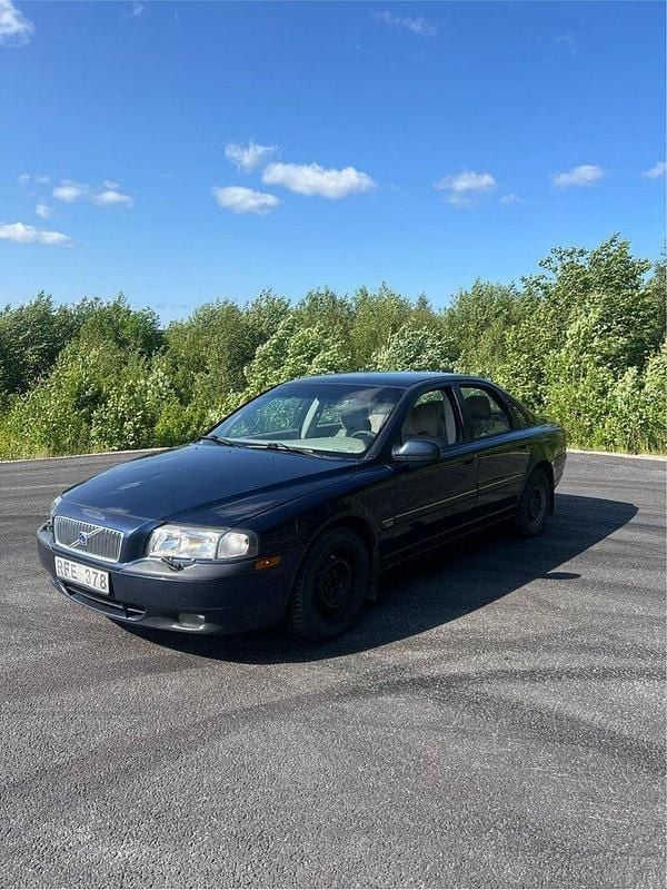 Blå Begagnad 2000 Volvo S80 Sedan | 16 000 kr (Superpris) - Bild 1/3