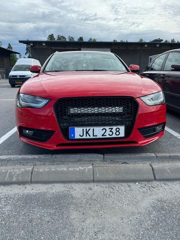 Röd Begagnad 2014 Audi A4 Kombi | 90 000 kr (Marknadspris) - Bild 1/2