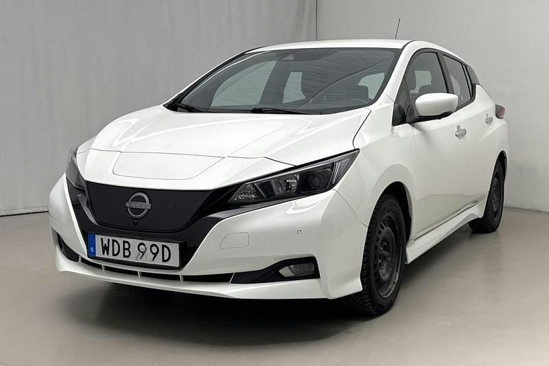 Vit Begagnad 2022 Nissan Leaf Acenta Halvkombi | 159 000 kr (Bra pris) - Bild 1/4