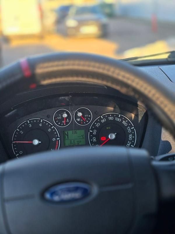 Begagnad Ford Fusion 80 HK (58 kW) 2006 Halvkombi