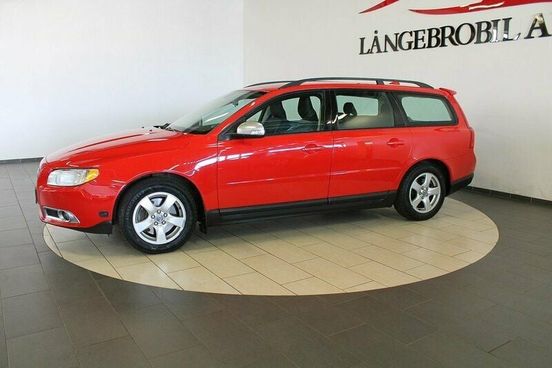 Begagnad Volvo V70 Kinetic 200 HK (147 kW) 2009 Röd Kombi