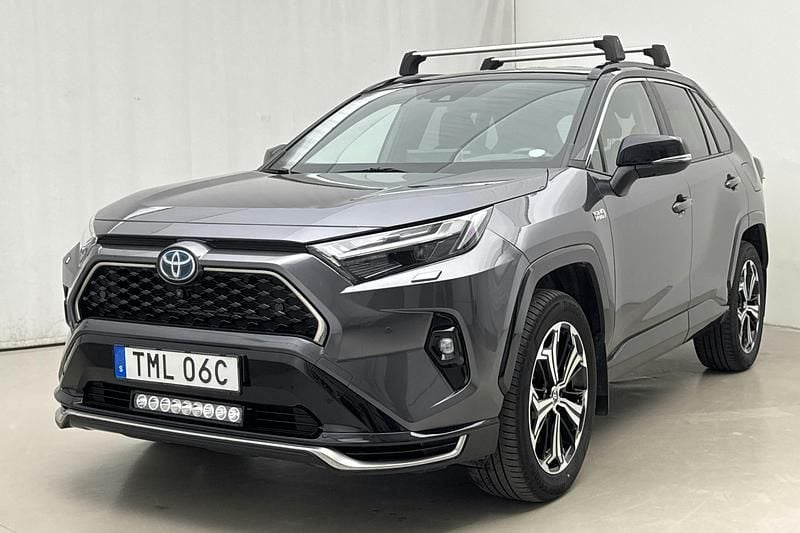 Grå Begagnad 2022 Toyota RAV4 Premium SUV | 389 000 kr - Bild 1/4
