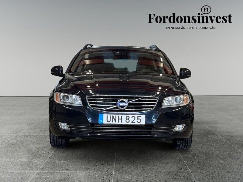 Blå Begagnad 2015 Volvo V70 Momentum Kombi | 127 500 kr (Marknadspris) - Bild 1/4