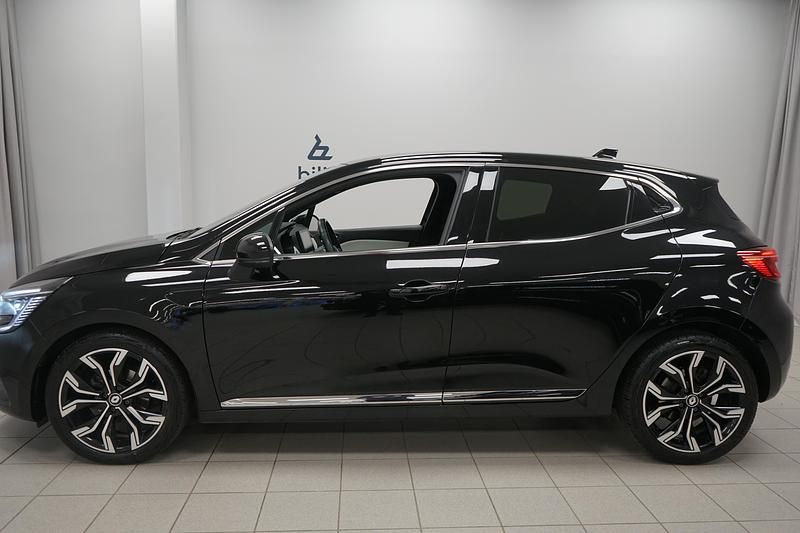 Begagnad Renault Clio V Techno 91 HK (66 kW) 2022 Svart Halvkombi