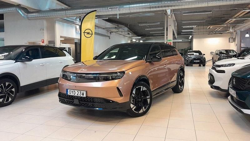 Brun (impakt kopparmetallic) Begagnad 2024 Opel Grandland Electric SUV | 499 000 kr (Lite dyr) - Bild 1/4