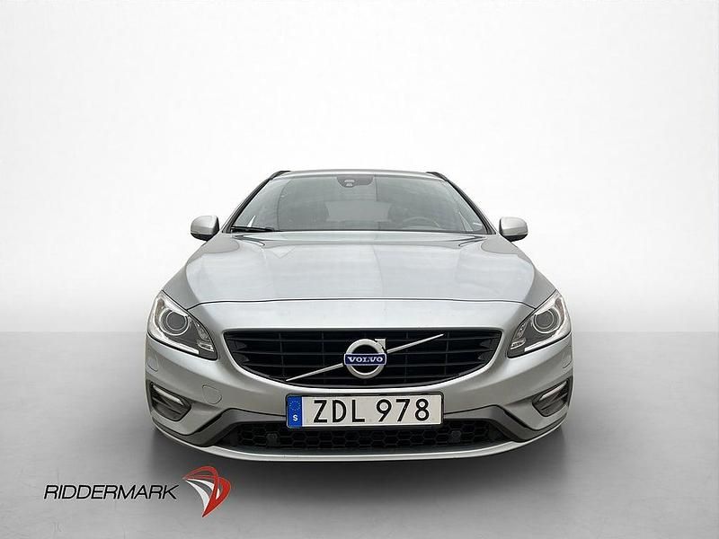 Begagnad Volvo V60 R-Design 231 HK (169 kW) 2017 Silver Kombi